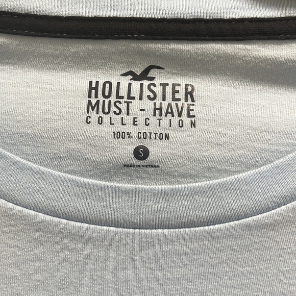 Men’s Hollister T Shirt - Picture 2 of 3